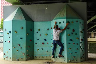 Climbing wall on Île aux Cygnes