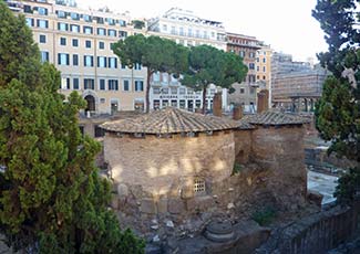 Largo di Torre Argentina