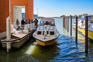 Alilaguna airport boat