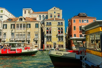 Palazzetto Pisani Grand Canal